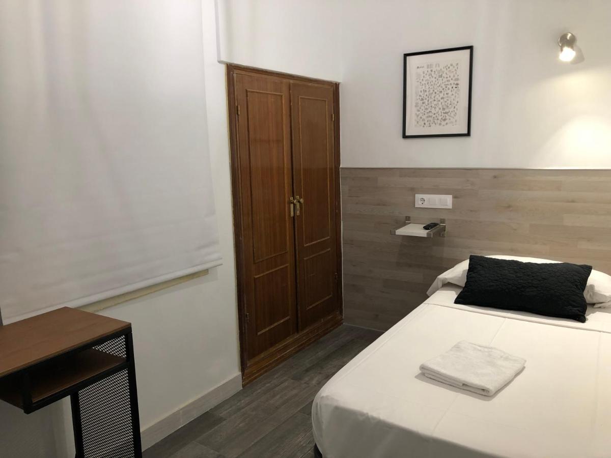 Hostal Abami II Madrid Dış mekan fotoğraf